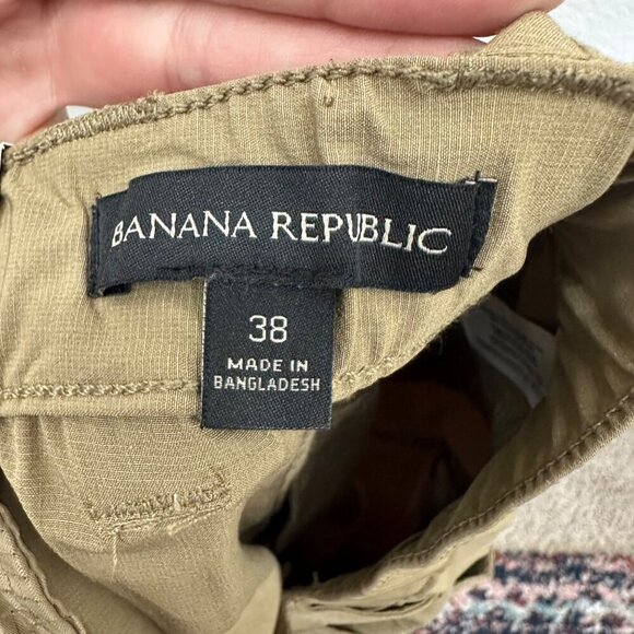 Banana Republic Khaki Performance Stretch Shorts w Pockets Mens size 38 NEW - Picture 2 of 5